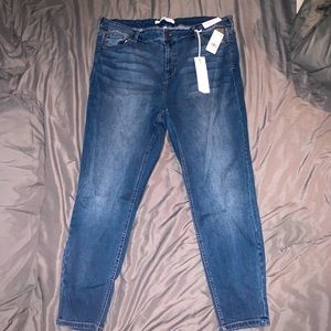 Plus Size Cropped Jeans NWT